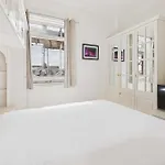 Διαμέρισμα Host & - 27 Metropole Towers *