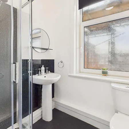 Host & - 27 Metropole Towers Whitby