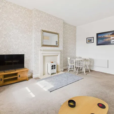 Host & - 27 Metropole Towers