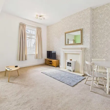 Host & - 27 Metropole Towers Apartman *