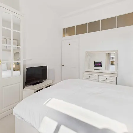 شقة Host & - 27 Metropole Towers *