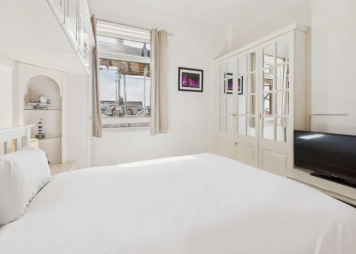 Apartman Host & - 27 Metropole Towers *