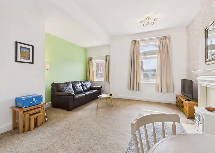 Host & - 27 Metropole Towers * Whitby